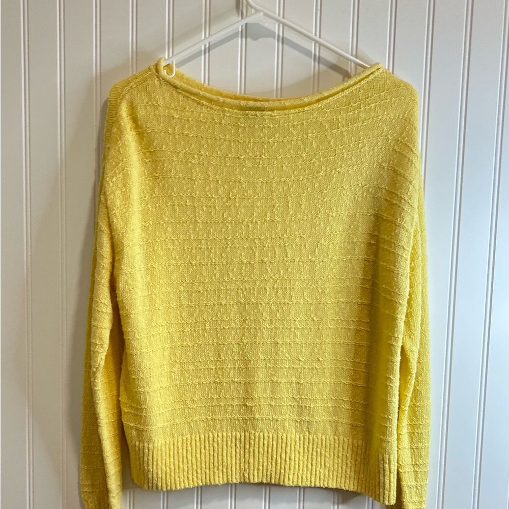 Talbots women Yellow Crew Neck Sweater. Used good condition.100% cotton size S.